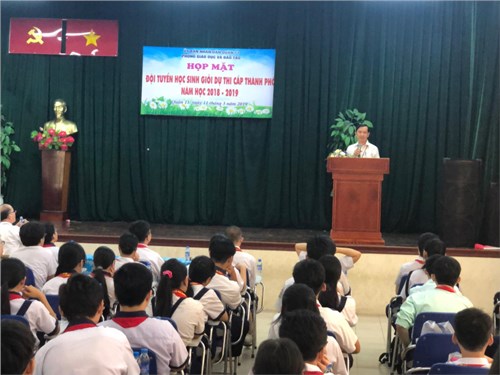 Lễ họp mặt Đội tuyển học sinh giỏi dự thi thành phố năm học 2018-2019